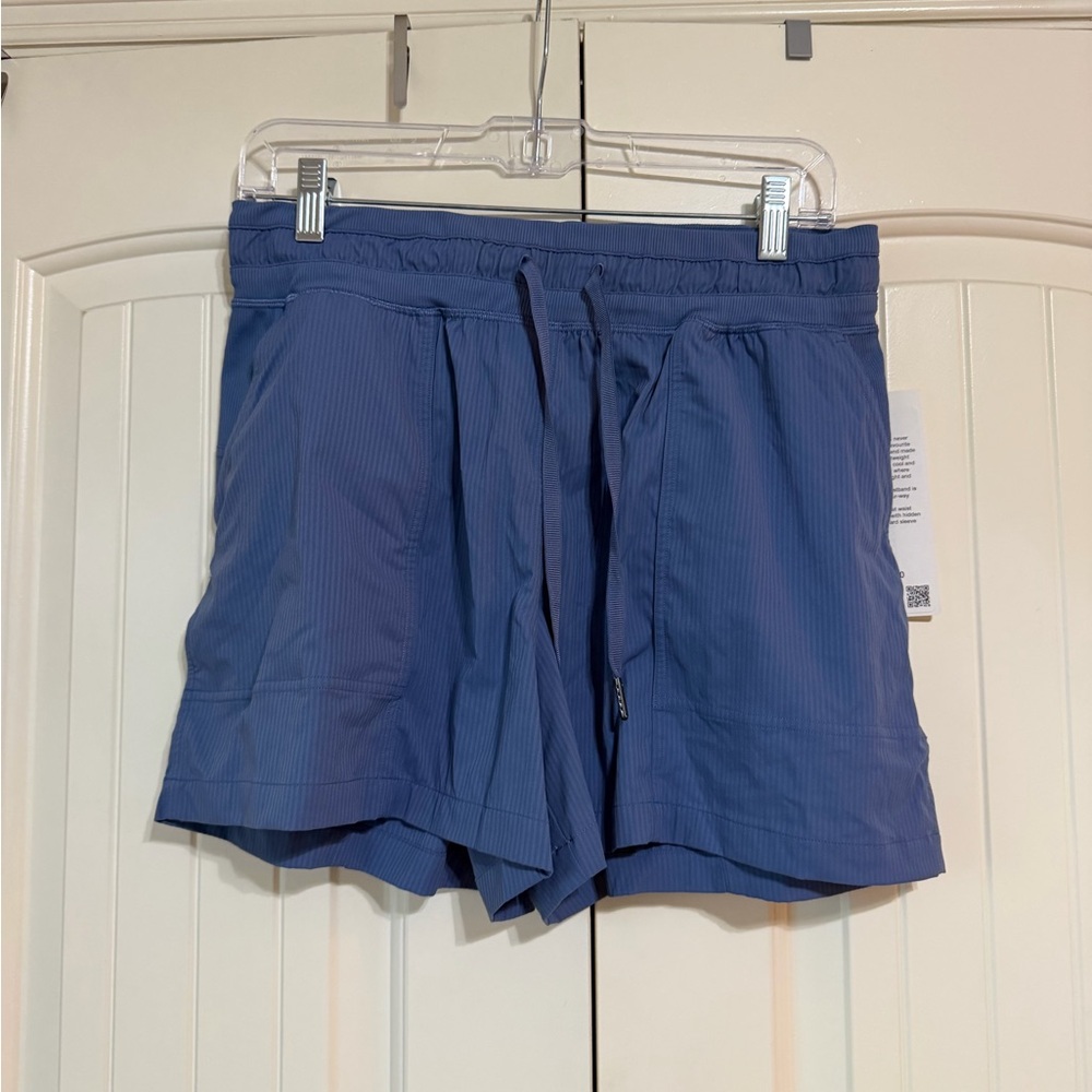Lululemon Athletica Dance Studio High Rise Short 3.5 in
